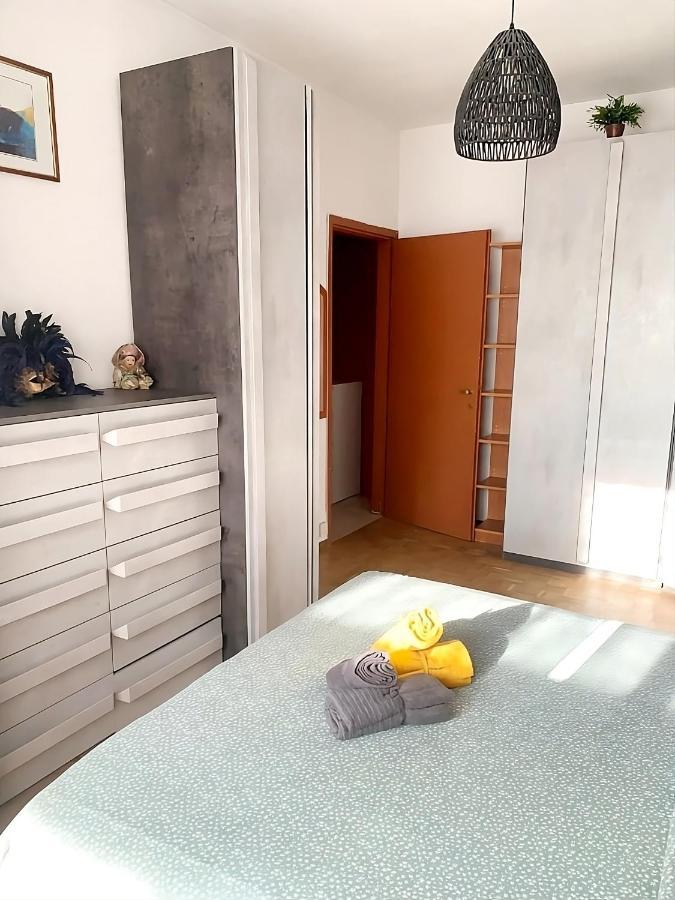 Appartamento Milano Esterno foto